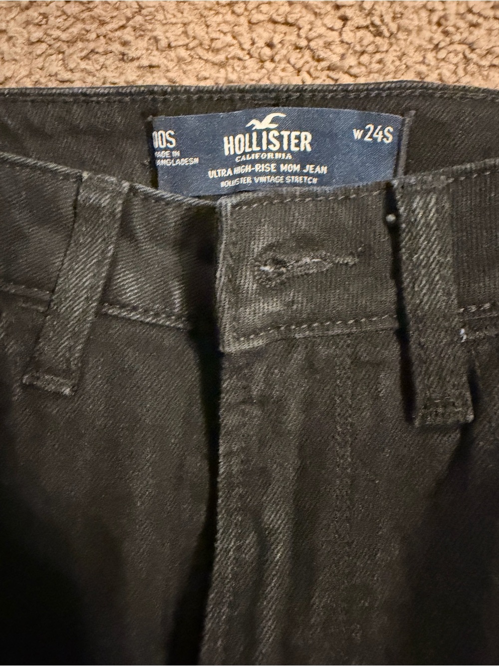 Hollister Black Ultra High-Rise Mom Jeans Size 00 Short W24 Raw Hem